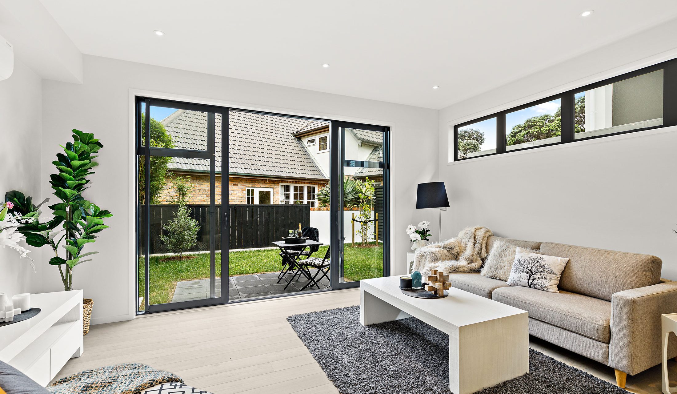 Residence-de-la-Mer-garden-apt