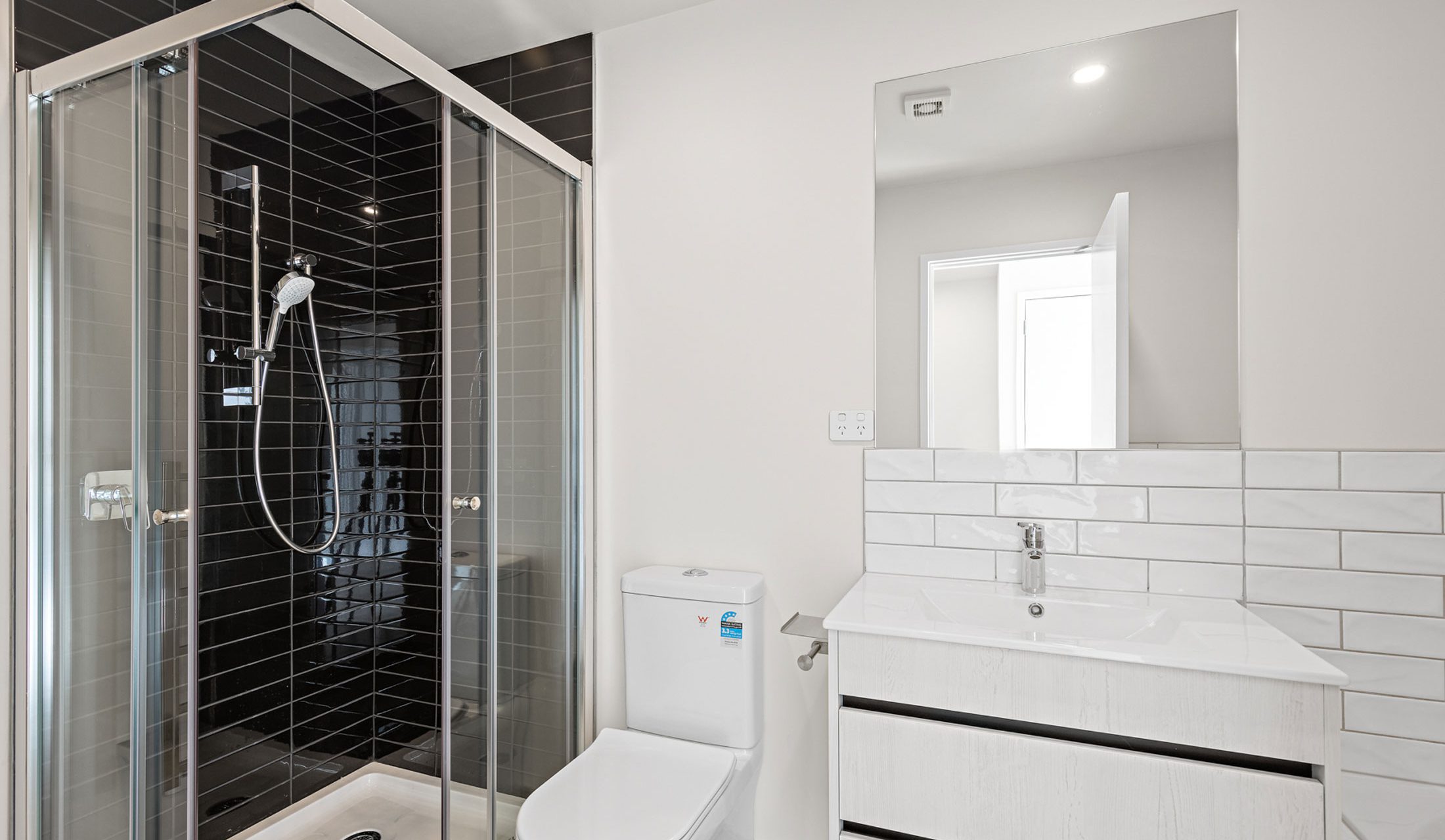 Scott-Terraces-bathroom